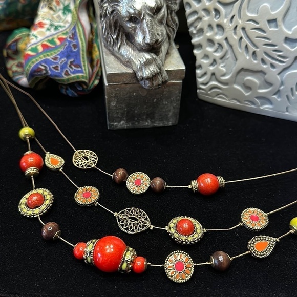 NWT Macy’s Fashion Necklace Tiered 3 Layers Gold Tone Red Brown Green 18” - Picture 1 of 7